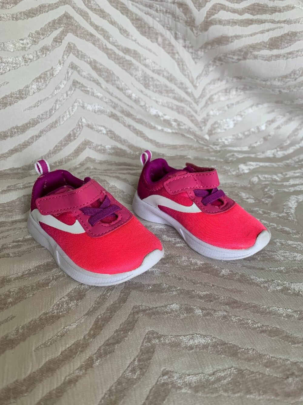 Wonder Nation Infant Girls Pink Purple Ombre Athletic Jogger Sneaker Shoes